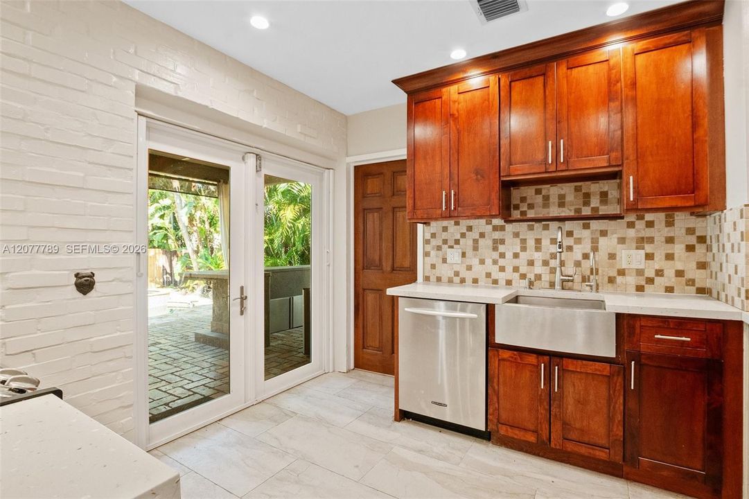 En Venta: $879,000 (3 camas, 2 baños, 1829 Pies cuadrados)