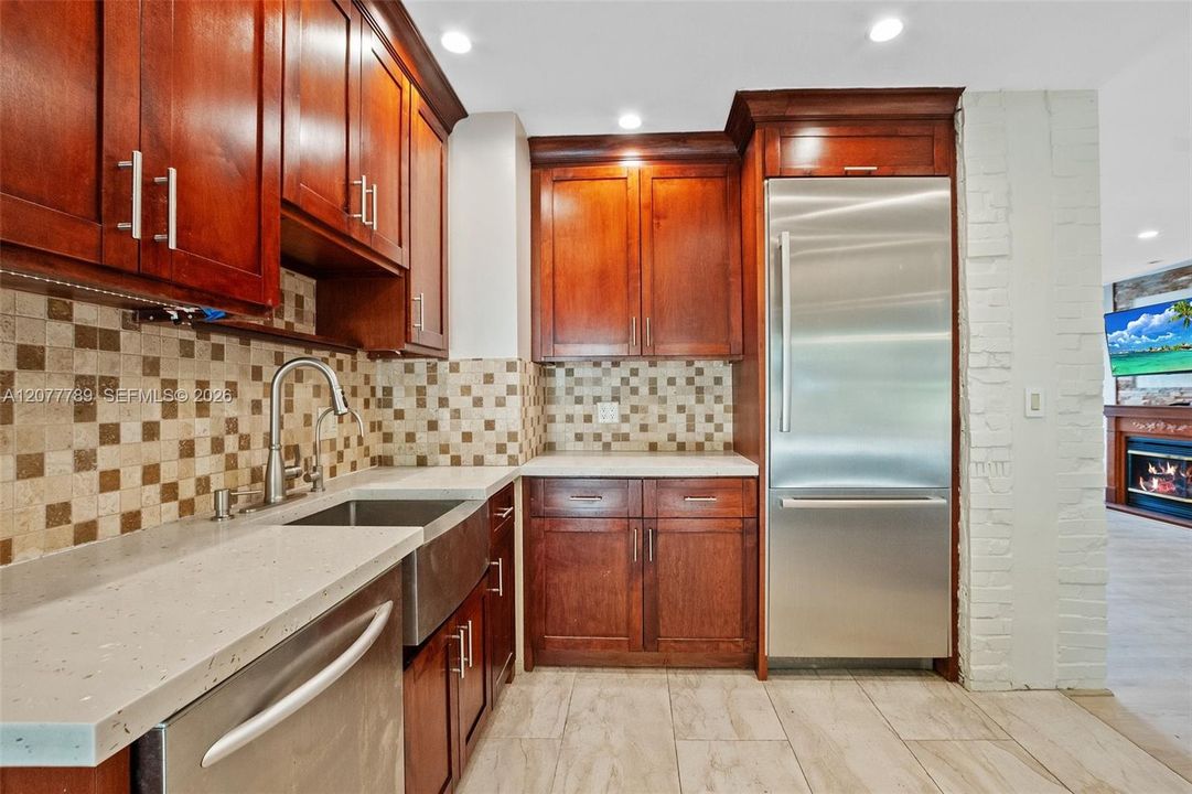 En Venta: $879,000 (3 camas, 2 baños, 1829 Pies cuadrados)