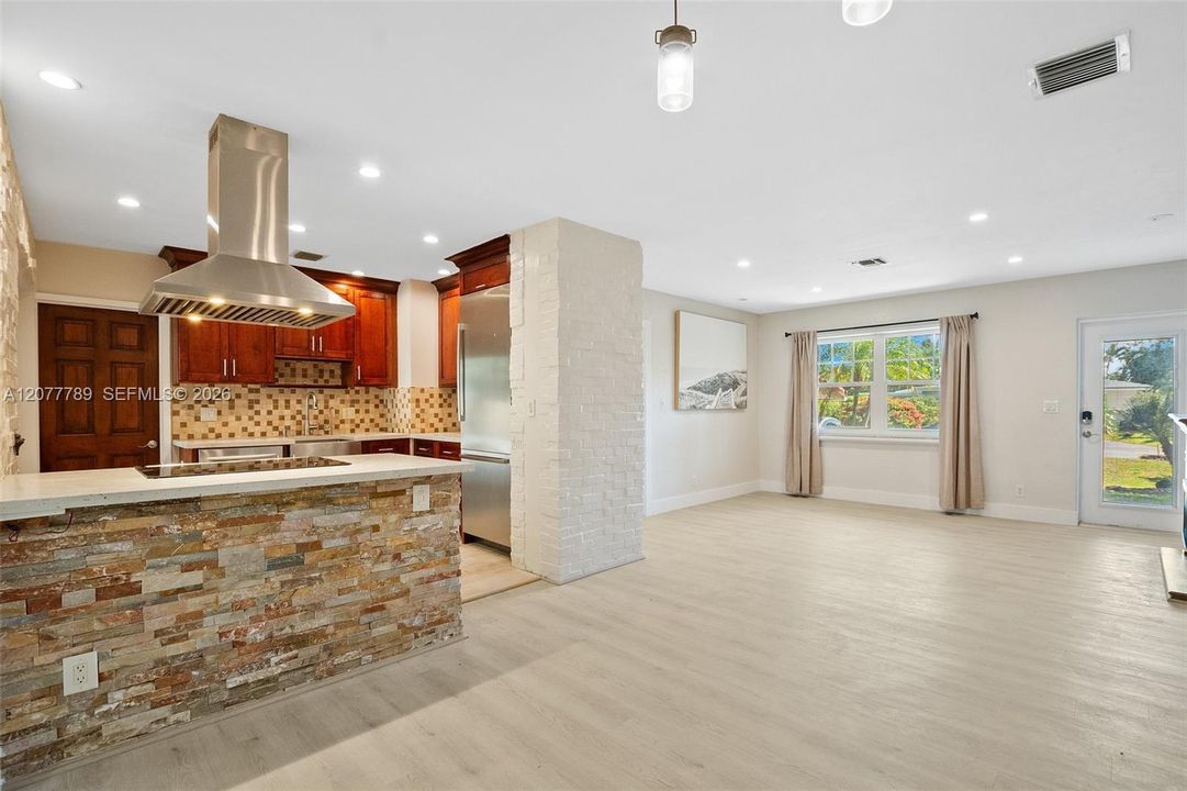 En Venta: $879,000 (3 camas, 2 baños, 1829 Pies cuadrados)