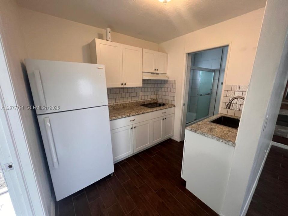 For Rent: $1,350 (0 beds, 1 baths, 500 Square Feet)