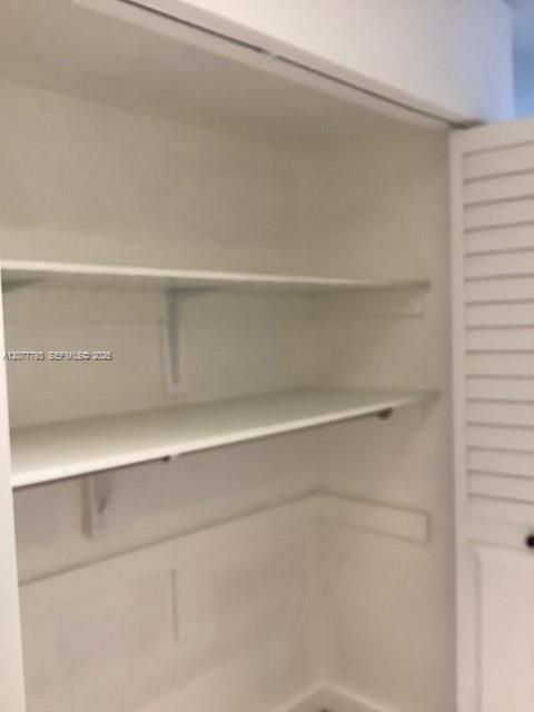 For Rent: $1,800 (1 beds, 1 baths, 898 Square Feet)