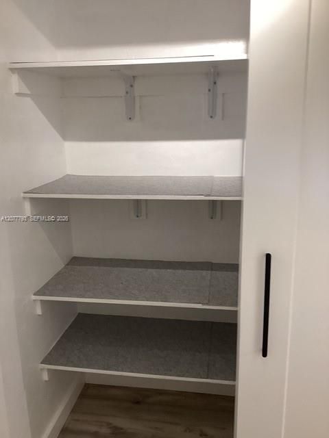 For Rent: $1,800 (1 beds, 1 baths, 898 Square Feet)