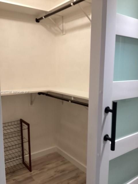 For Rent: $1,800 (1 beds, 1 baths, 898 Square Feet)