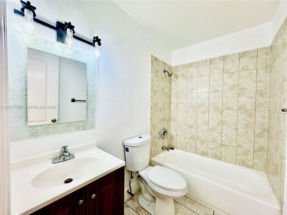 En Renta: $2,499 (2 camas, 2 baños, 1133 Pies cuadrados)