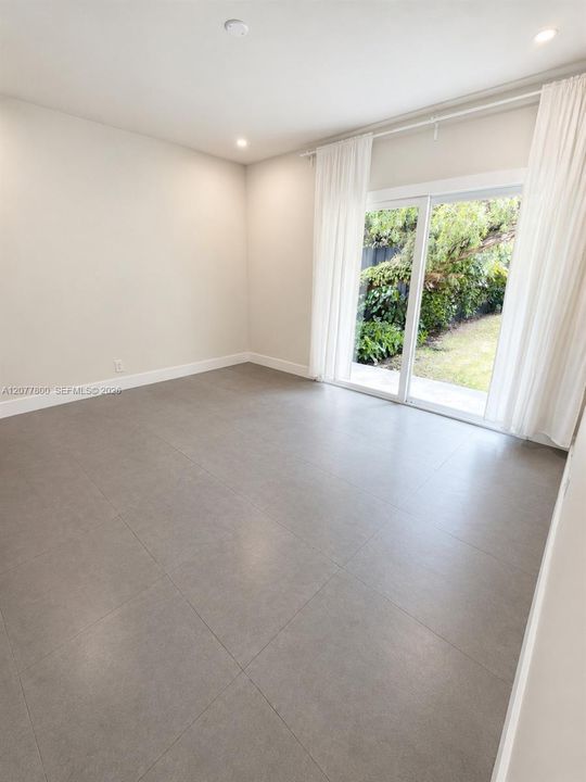 For Rent: $4,650 (3 beds, 2 baths, 1500 Square Feet)