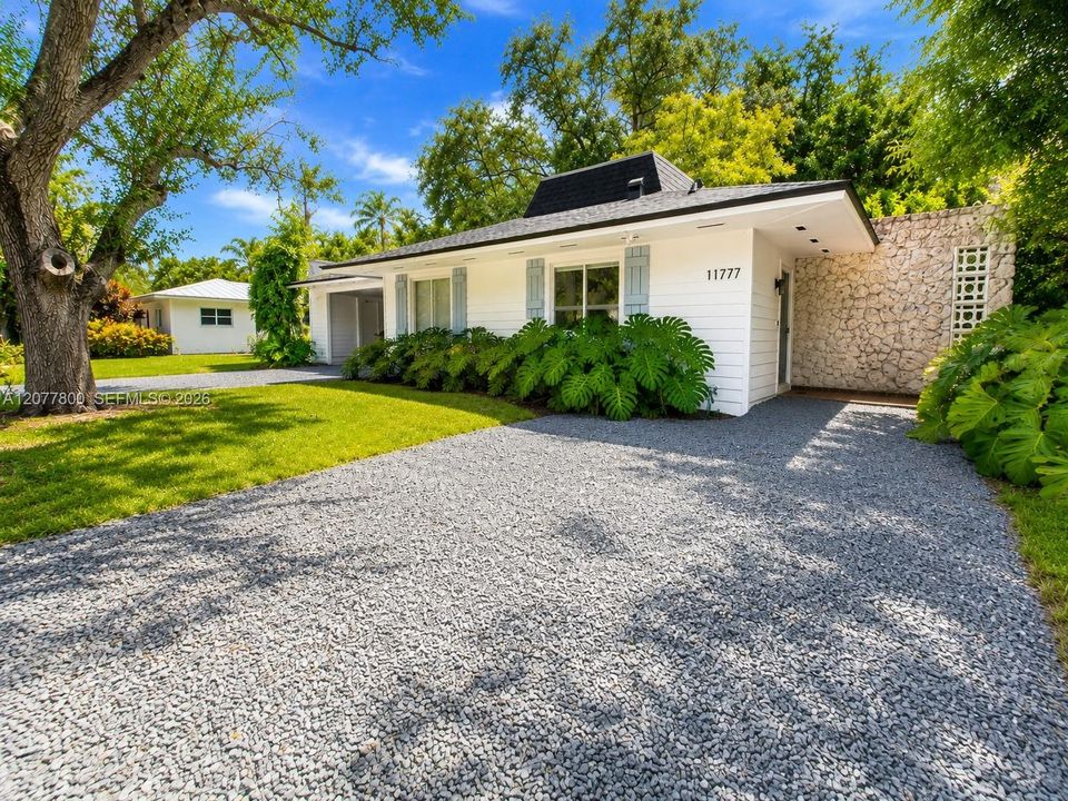 For Rent: $4,650 (3 beds, 2 baths, 1500 Square Feet)
