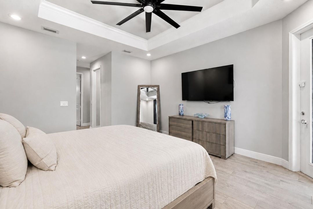 7951EFA7-F723-4362-9FDF-3A0F768E0210
