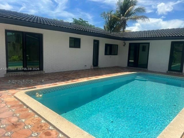 For Rent: $4,200 (3 beds, 2 baths, 1342 Square Feet)