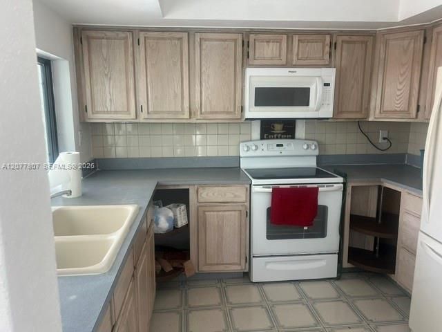 For Rent: $4,200 (3 beds, 2 baths, 1342 Square Feet)