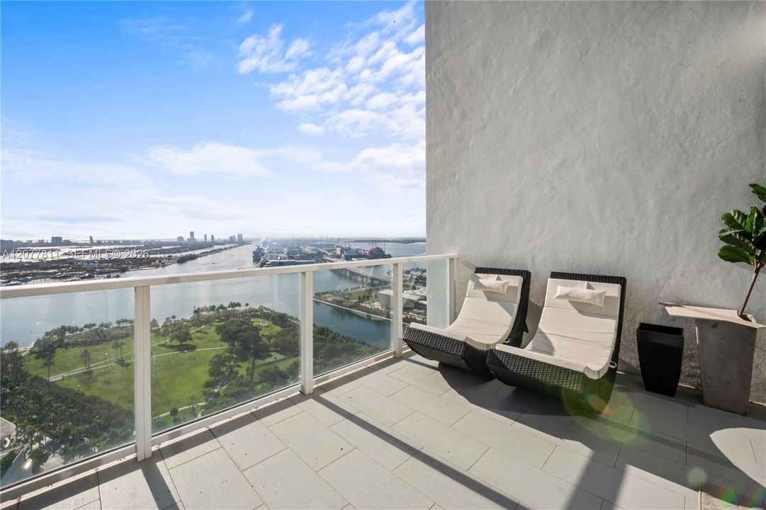 For Rent: $10,000 (2 beds, 2 baths, 1794 Square Feet)