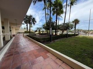 For Rent: $4,500 (2 beds, 2 baths, 1190 Square Feet)