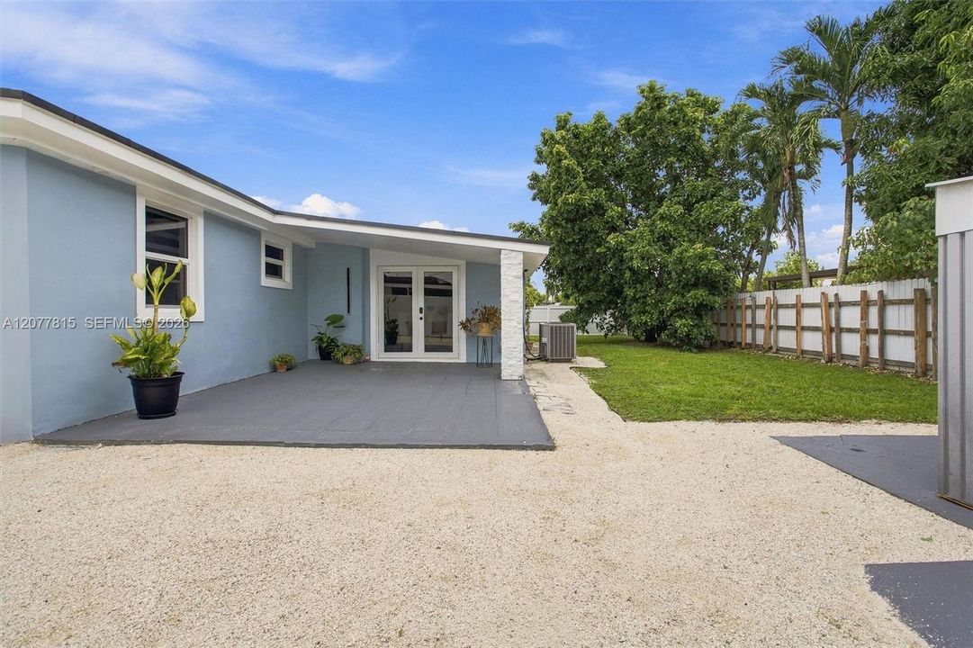 For Sale: $889,900 (3 beds, 2 baths, 2248 Square Feet)