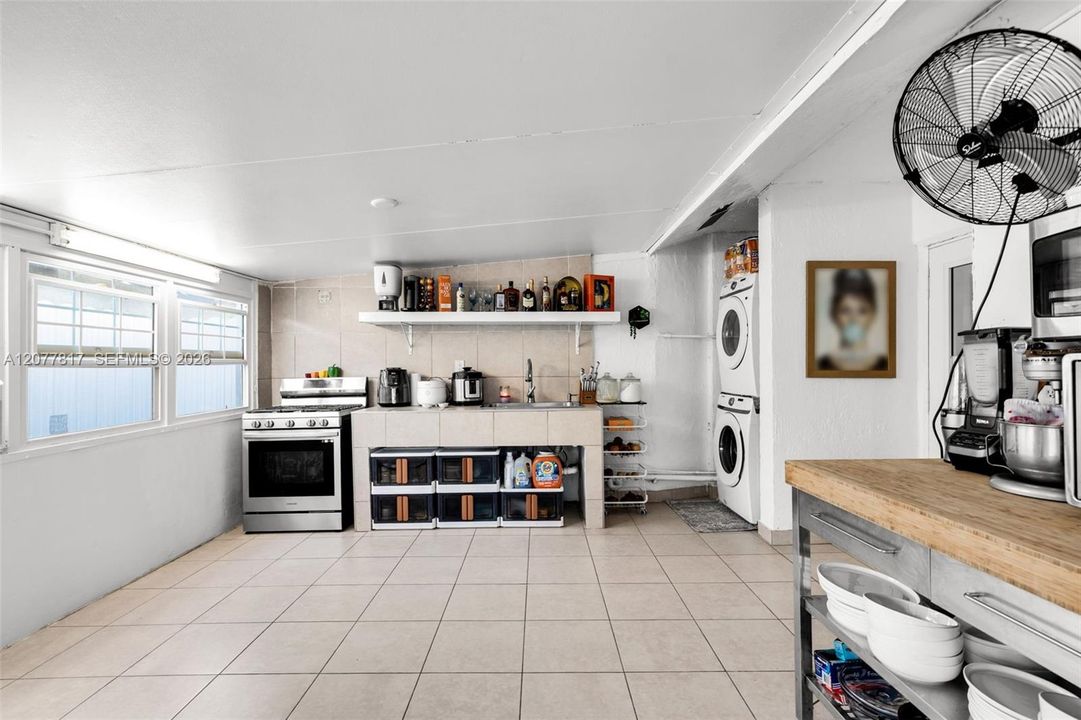 For Rent: $3,350 (3 beds, 2 baths, 1453 Square Feet)