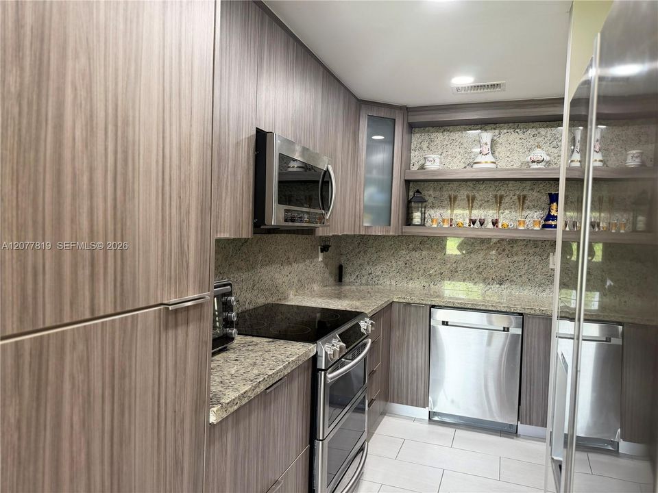 For Sale: $369,000 (4 beds, 3 baths, 1353 Square Feet)