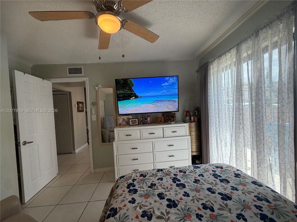 For Sale: $369,000 (4 beds, 3 baths, 1353 Square Feet)