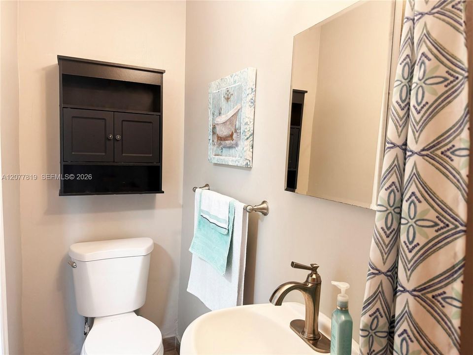 For Sale: $369,000 (4 beds, 3 baths, 1353 Square Feet)