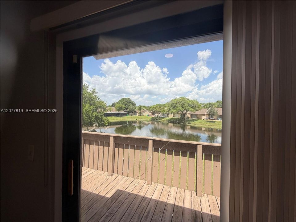 For Sale: $369,000 (4 beds, 3 baths, 1353 Square Feet)