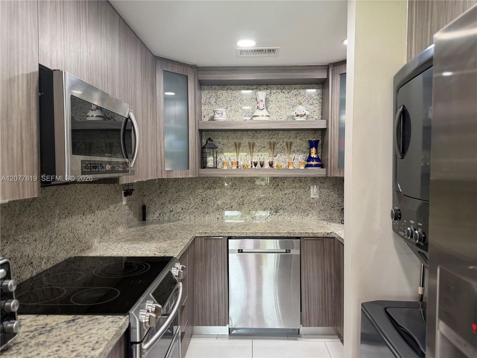 For Sale: $369,000 (4 beds, 3 baths, 1353 Square Feet)