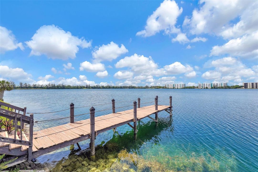 For Sale: $190,000 (2 beds, 2 baths, 920 Square Feet)