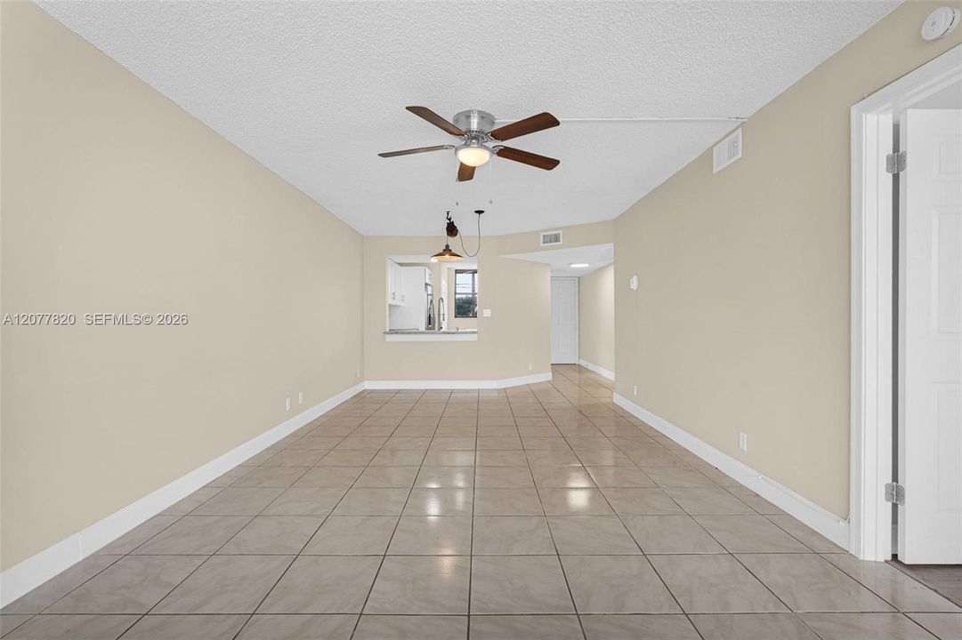 For Sale: $190,000 (2 beds, 2 baths, 920 Square Feet)