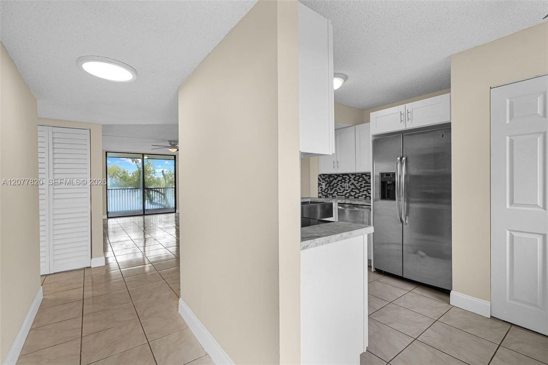 For Sale: $190,000 (2 beds, 2 baths, 920 Square Feet)