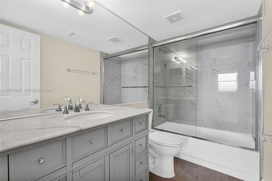 For Sale: $190,000 (2 beds, 2 baths, 920 Square Feet)