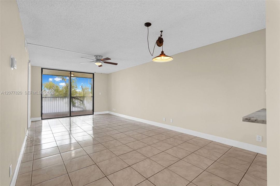 For Sale: $190,000 (2 beds, 2 baths, 920 Square Feet)