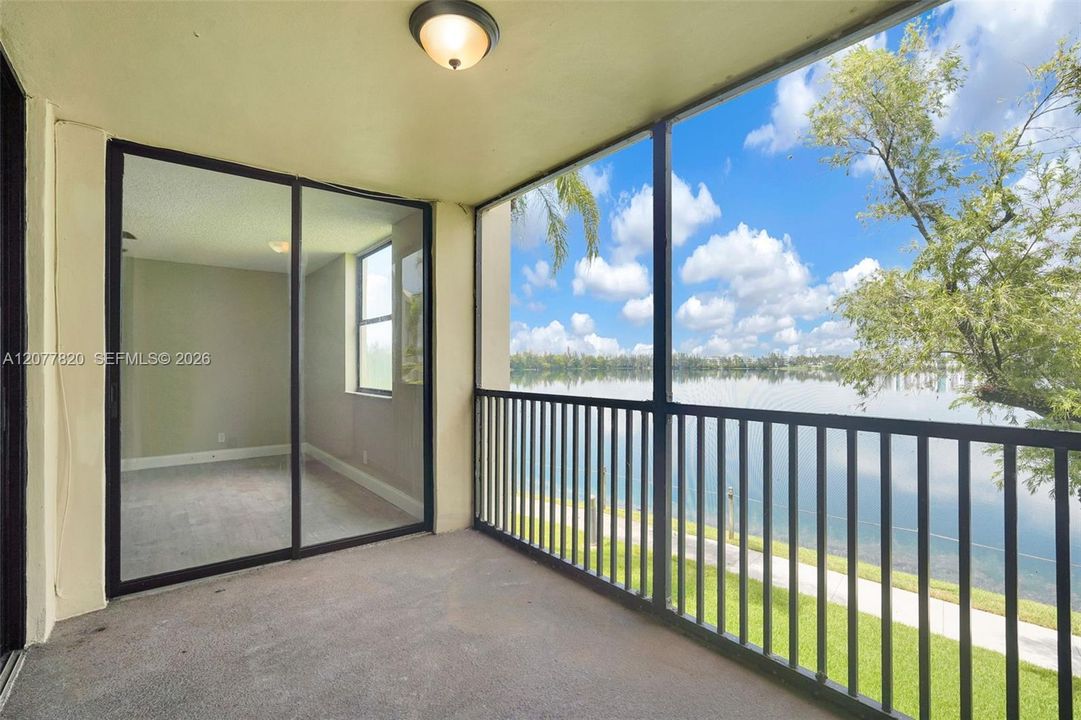 For Sale: $190,000 (2 beds, 2 baths, 920 Square Feet)