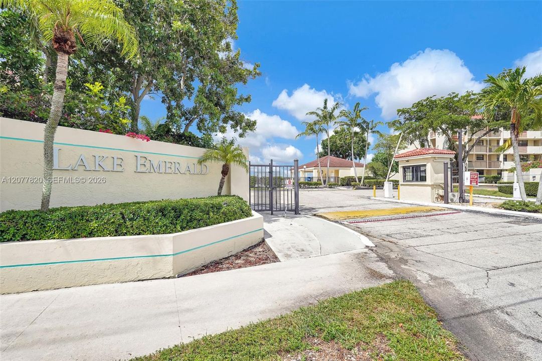 For Sale: $190,000 (2 beds, 2 baths, 920 Square Feet)