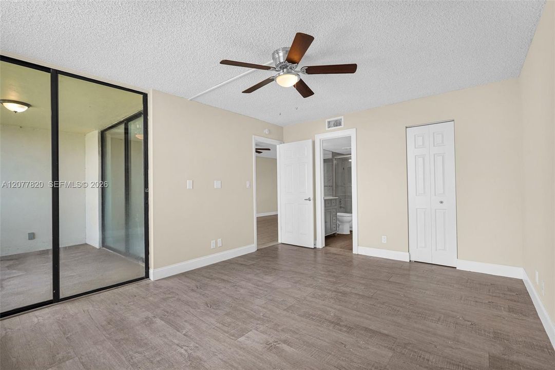 For Sale: $190,000 (2 beds, 2 baths, 920 Square Feet)
