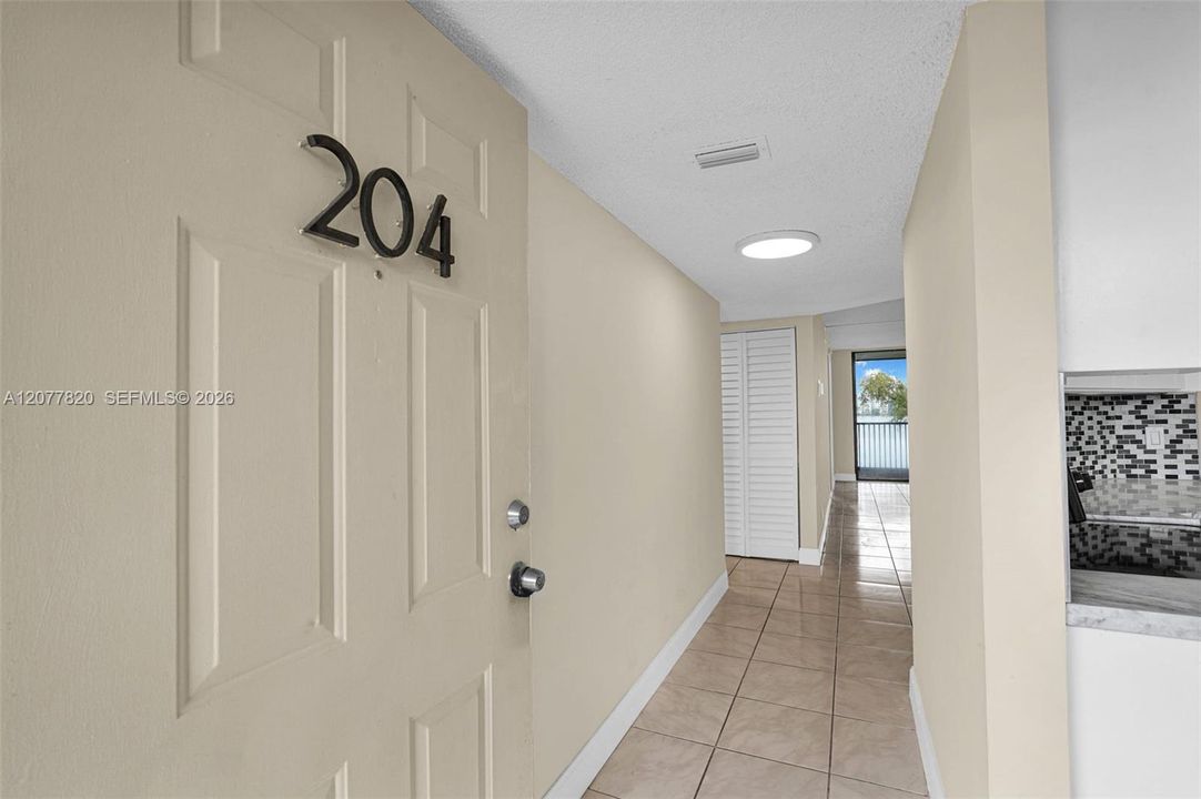 For Sale: $190,000 (2 beds, 2 baths, 920 Square Feet)