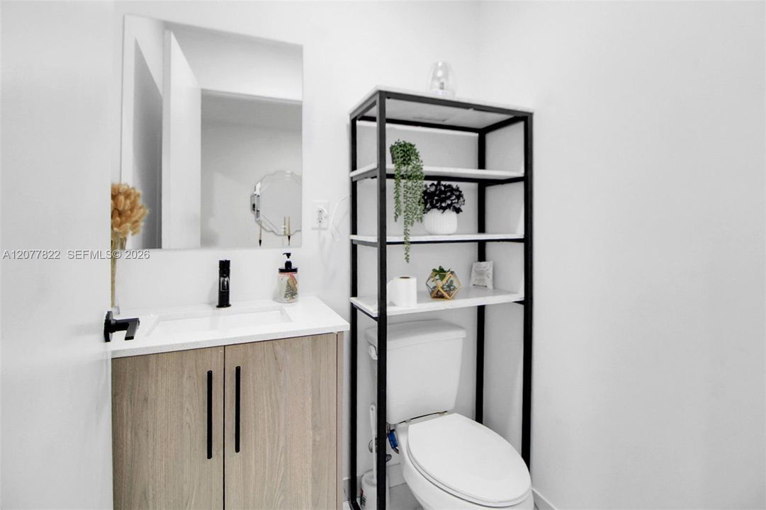 For Sale: $595,000 (5 beds, 4 baths, 1902 Square Feet)