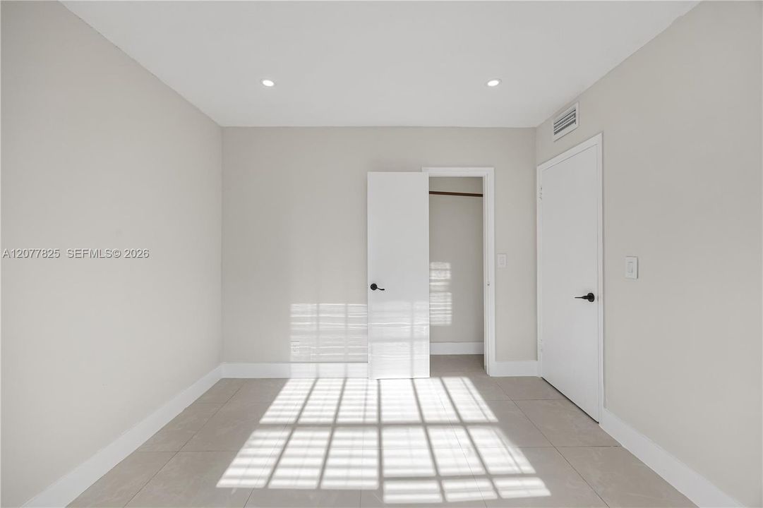 В аренду: $2,525 (3 спален, 2 ванн, 650 Квадратных фут)