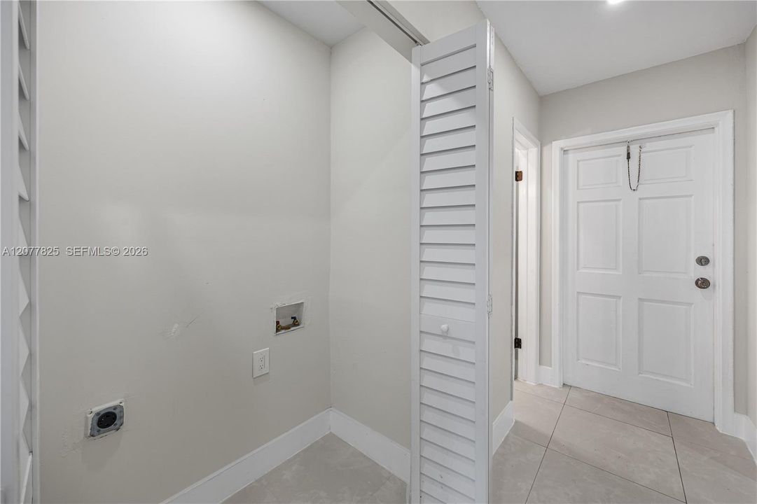 В аренду: $2,525 (3 спален, 2 ванн, 650 Квадратных фут)