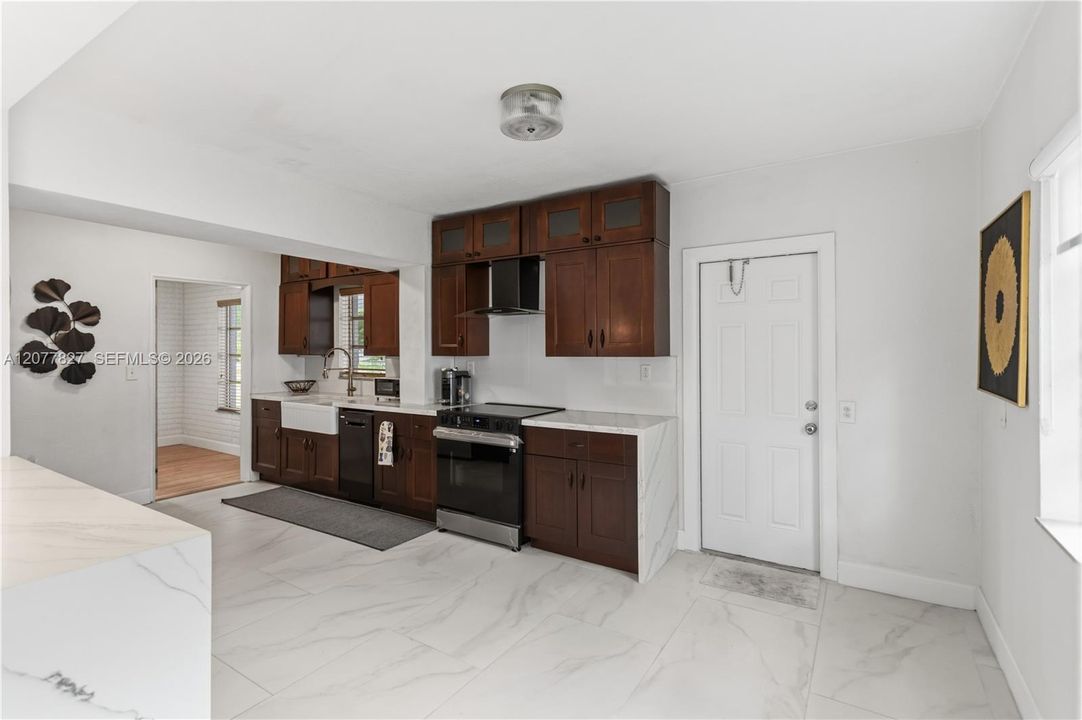 For Rent: $5,300 (3 beds, 2 baths, 1743 Square Feet)