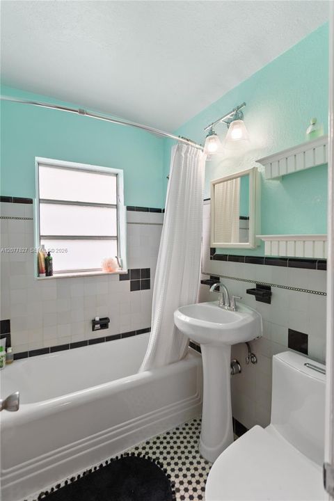 For Rent: $5,300 (3 beds, 2 baths, 1743 Square Feet)