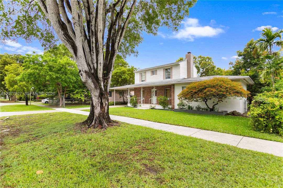 For Rent: $5,300 (3 beds, 2 baths, 1743 Square Feet)