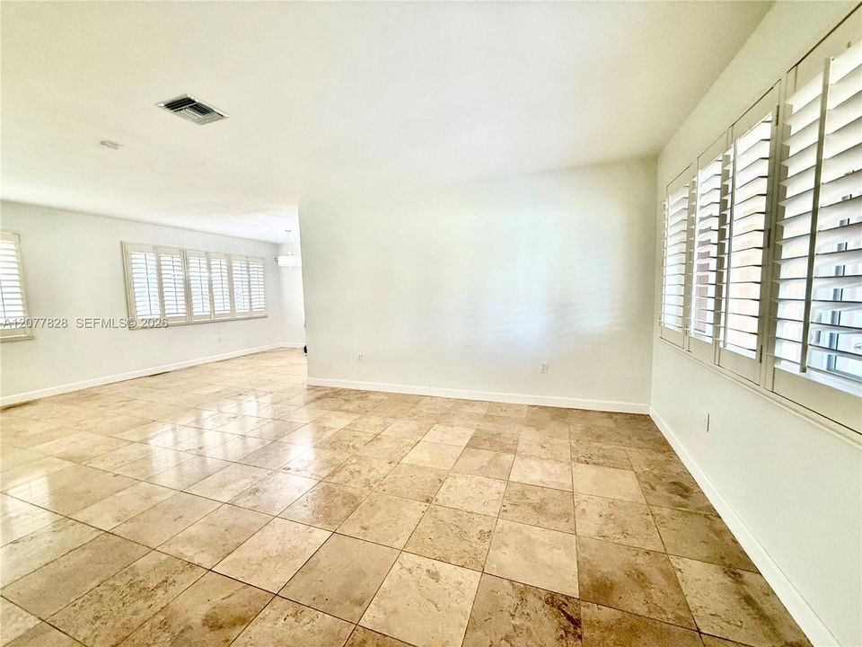 For Rent: $3,900 (3 beds, 2 baths, 1394 Square Feet)
