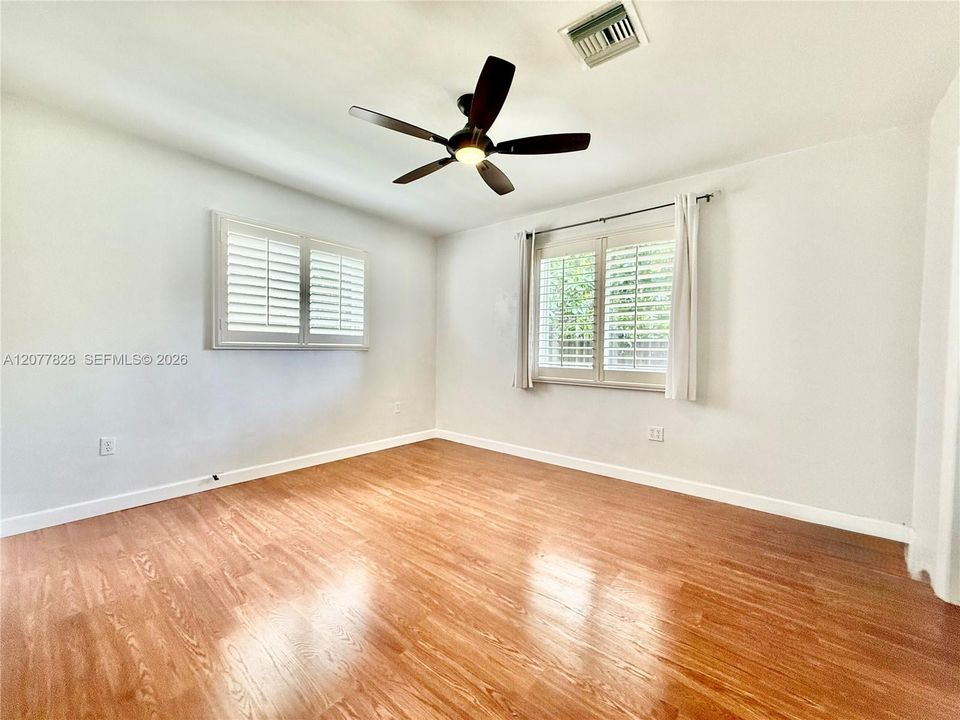 For Rent: $3,900 (3 beds, 2 baths, 1394 Square Feet)