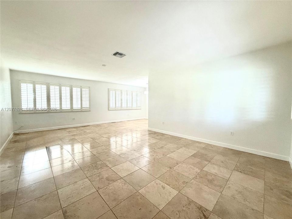 For Rent: $3,900 (3 beds, 2 baths, 1394 Square Feet)