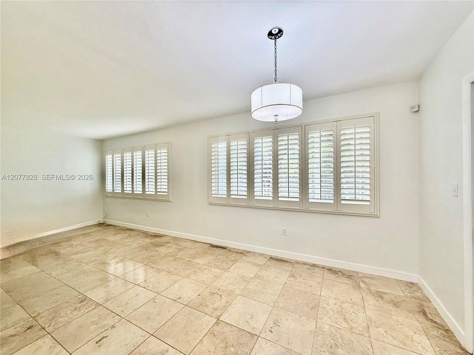 For Rent: $3,900 (3 beds, 2 baths, 1394 Square Feet)