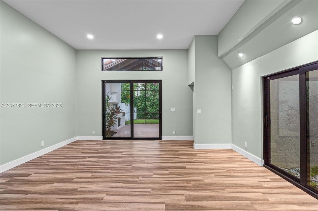For Sale: $594,900 (2 beds, 2 baths, 1649 Square Feet)