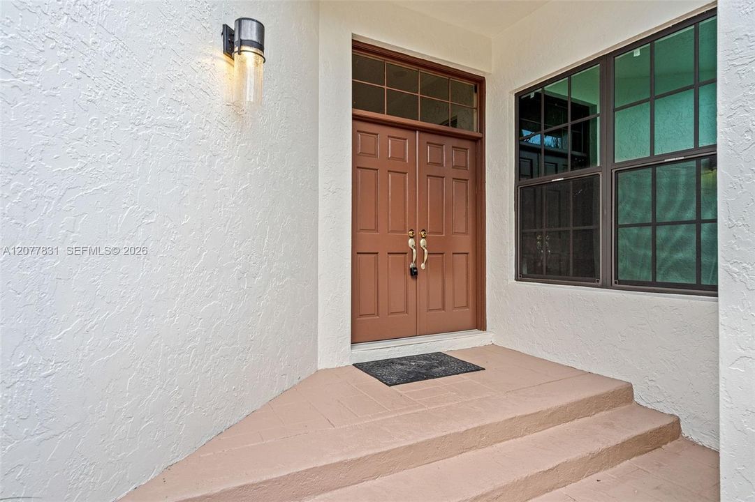 For Sale: $594,900 (2 beds, 2 baths, 1649 Square Feet)