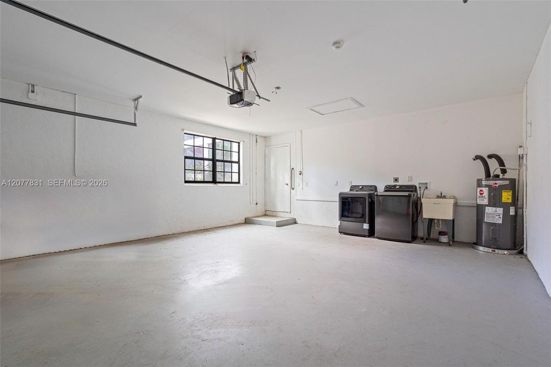 For Sale: $594,900 (2 beds, 2 baths, 1649 Square Feet)