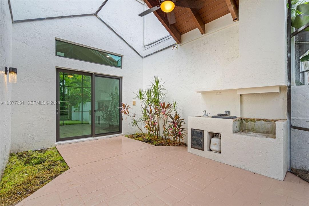 For Sale: $594,900 (2 beds, 2 baths, 1649 Square Feet)