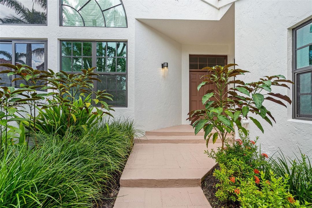 For Sale: $594,900 (2 beds, 2 baths, 1649 Square Feet)