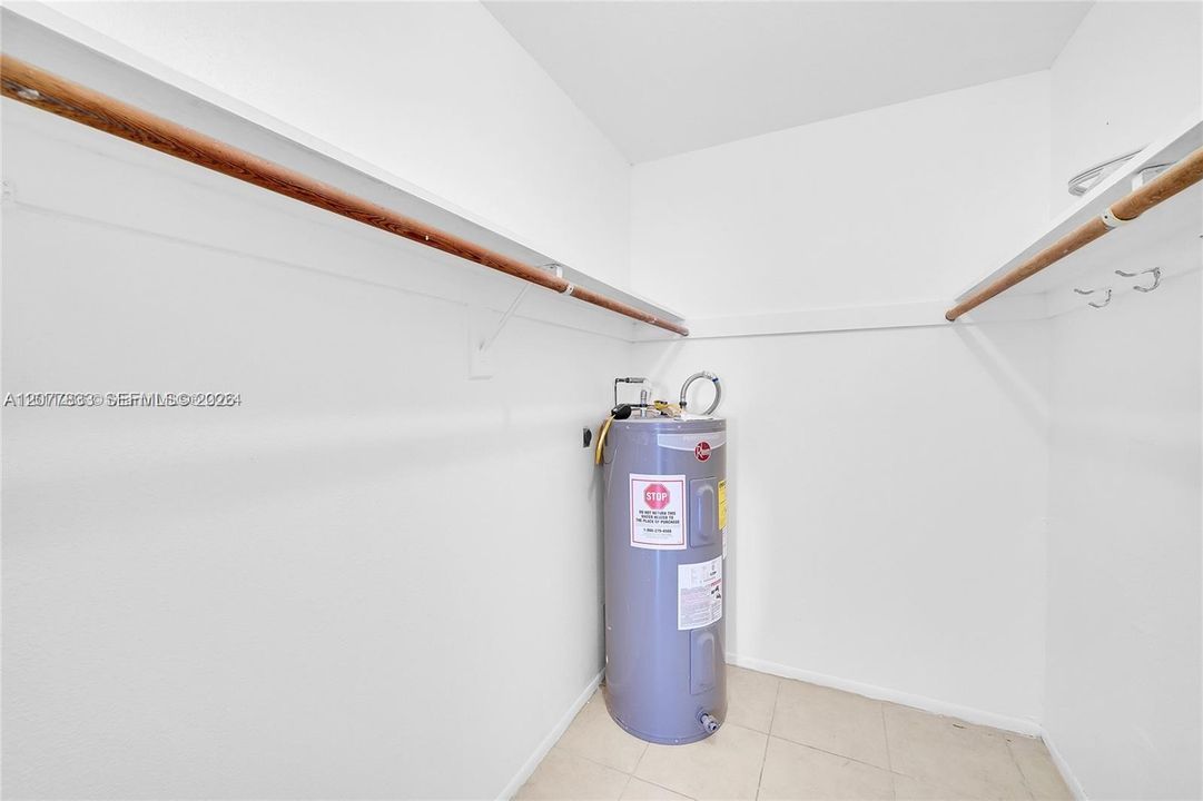 For Rent: $1,500 (1 beds, 1 baths, 640 Square Feet)