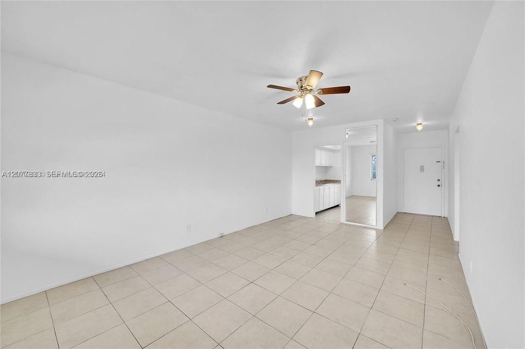 For Rent: $1,500 (1 beds, 1 baths, 640 Square Feet)