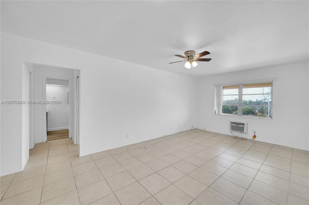 For Rent: $1,500 (1 beds, 1 baths, 640 Square Feet)
