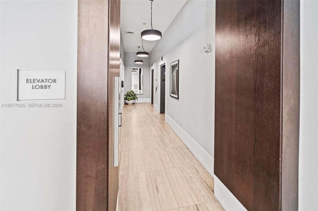 For Sale: $352,000 (2 beds, 1 baths, 1035 Square Feet)